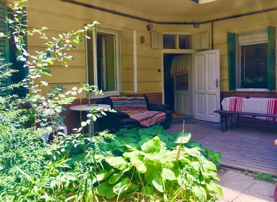 Vintage Studio Apartment, Garden And Free Parking 부다페스트 외부 사진